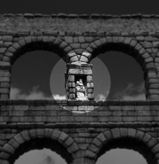 Aedicula embedded in a Roman aqueduct